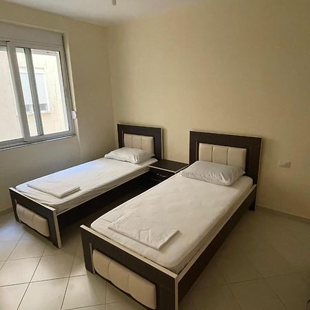 Lovely 3-Bedroom Apartment Rei Σαράντα Εξωτερικό φωτογραφία