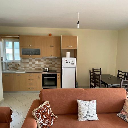 Lovely 3-Bedroom Apartment Rei Σαράντα Εξωτερικό φωτογραφία