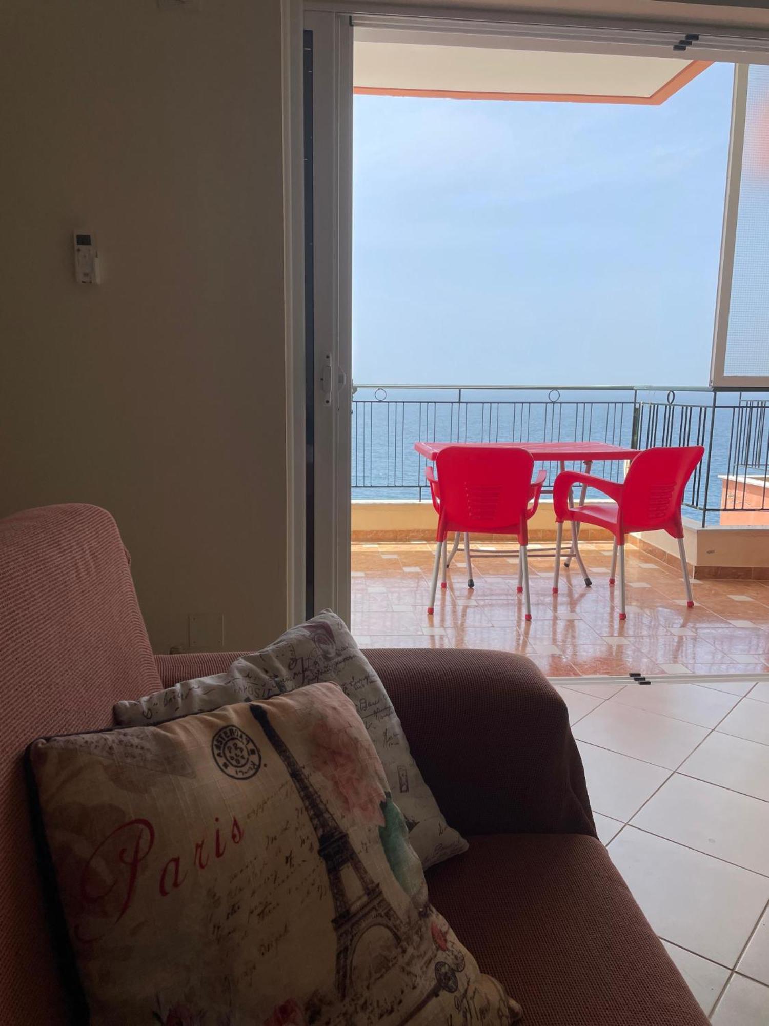 Lovely 3-Bedroom Apartment Rei Σαράντα Εξωτερικό φωτογραφία