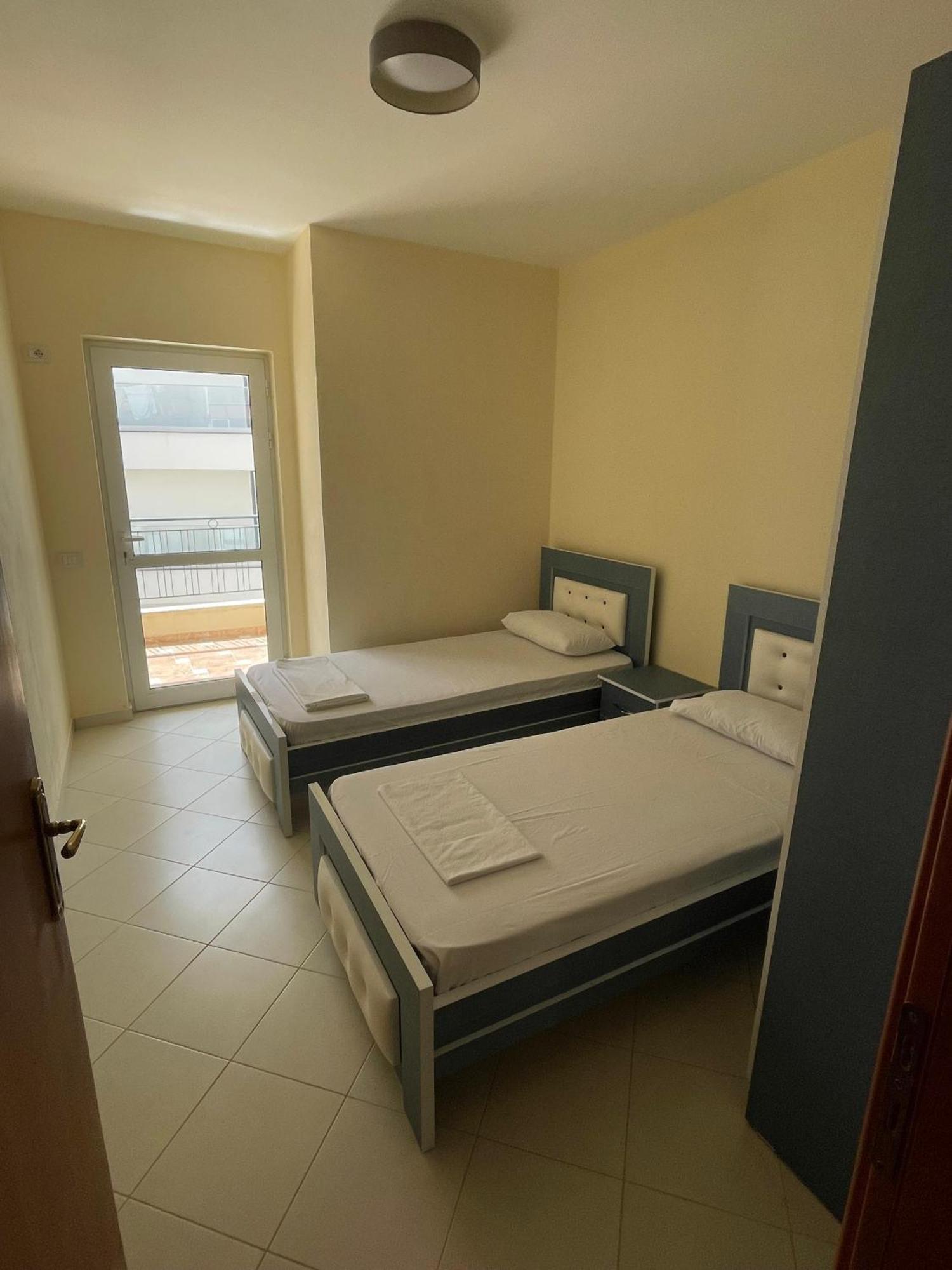 Lovely 3-Bedroom Apartment Rei Σαράντα Εξωτερικό φωτογραφία