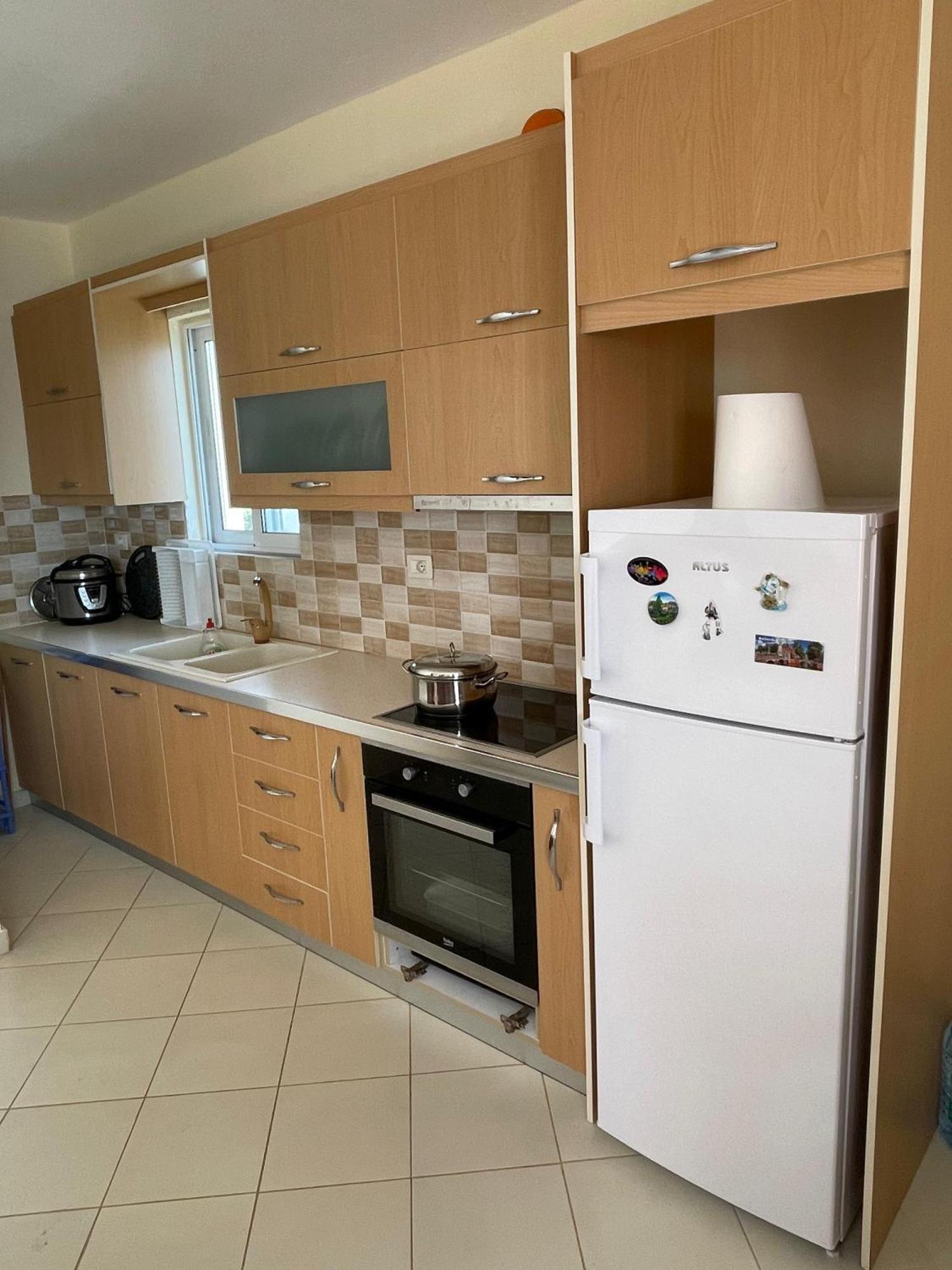 Lovely 3-Bedroom Apartment Rei Σαράντα Εξωτερικό φωτογραφία