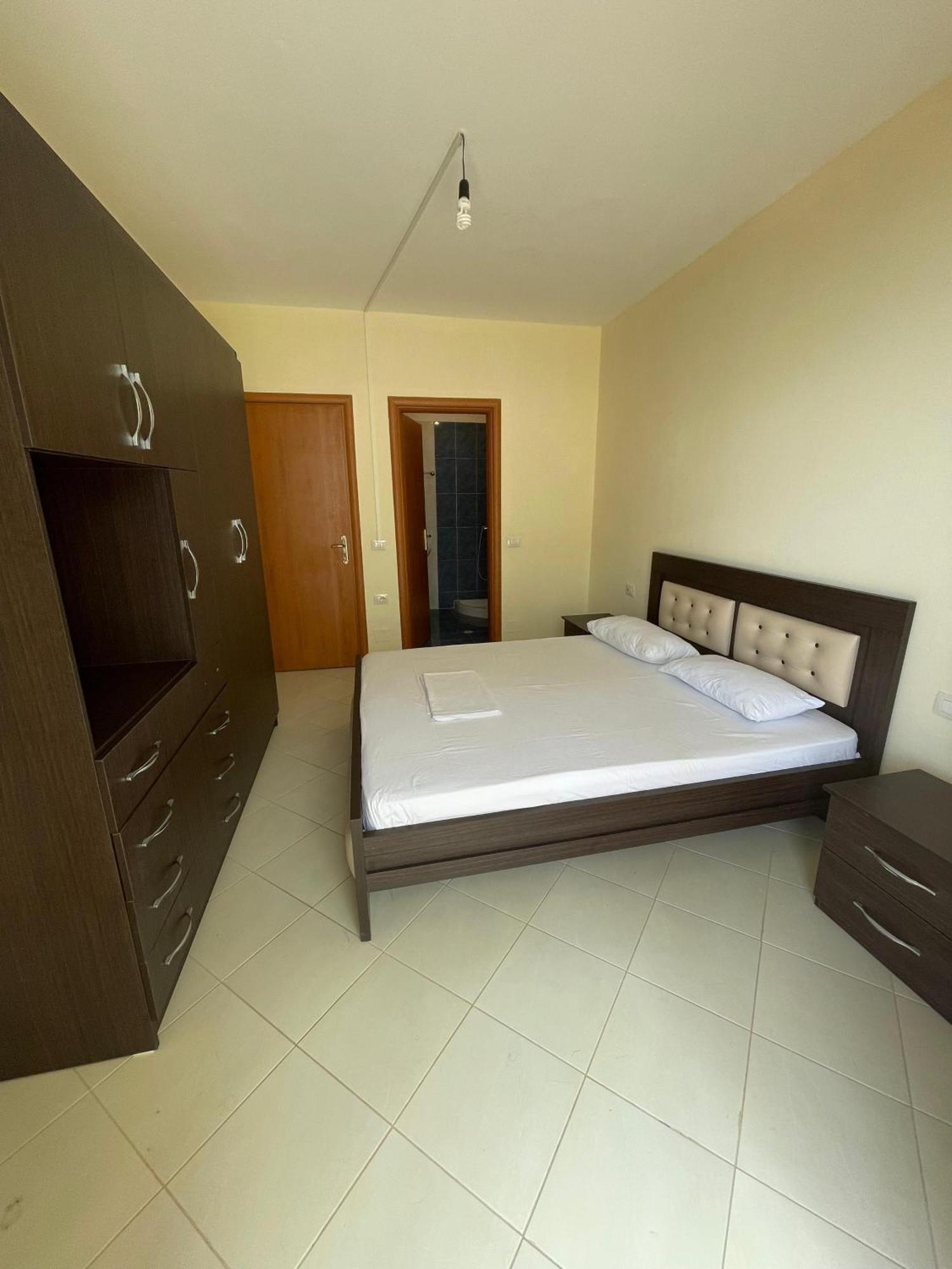 Lovely 3-Bedroom Apartment Rei Σαράντα Εξωτερικό φωτογραφία