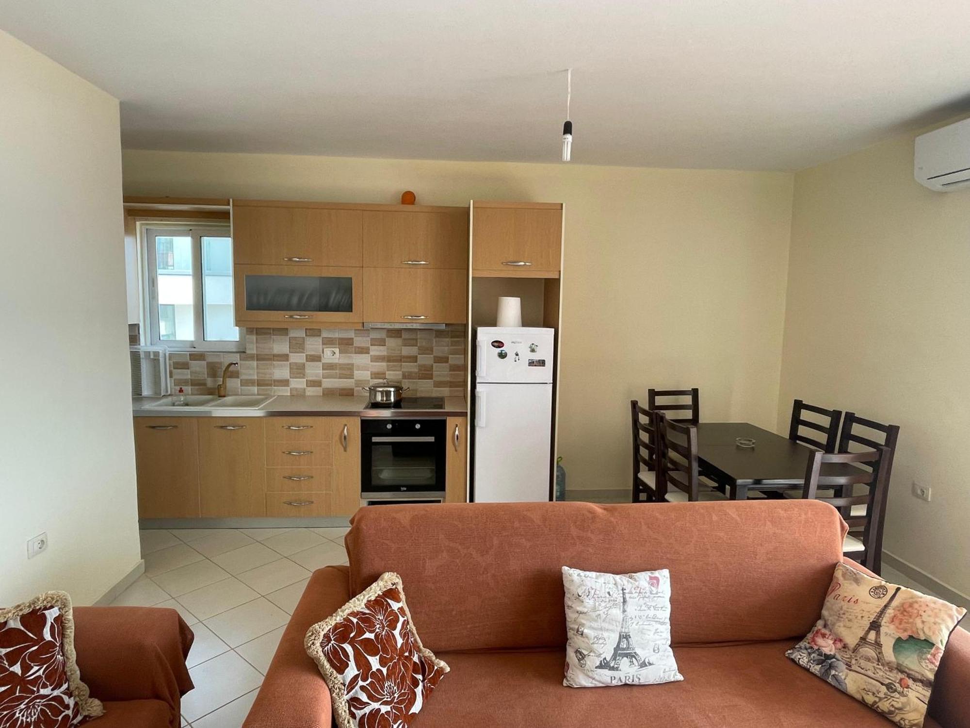 Lovely 3-Bedroom Apartment Rei Σαράντα Εξωτερικό φωτογραφία