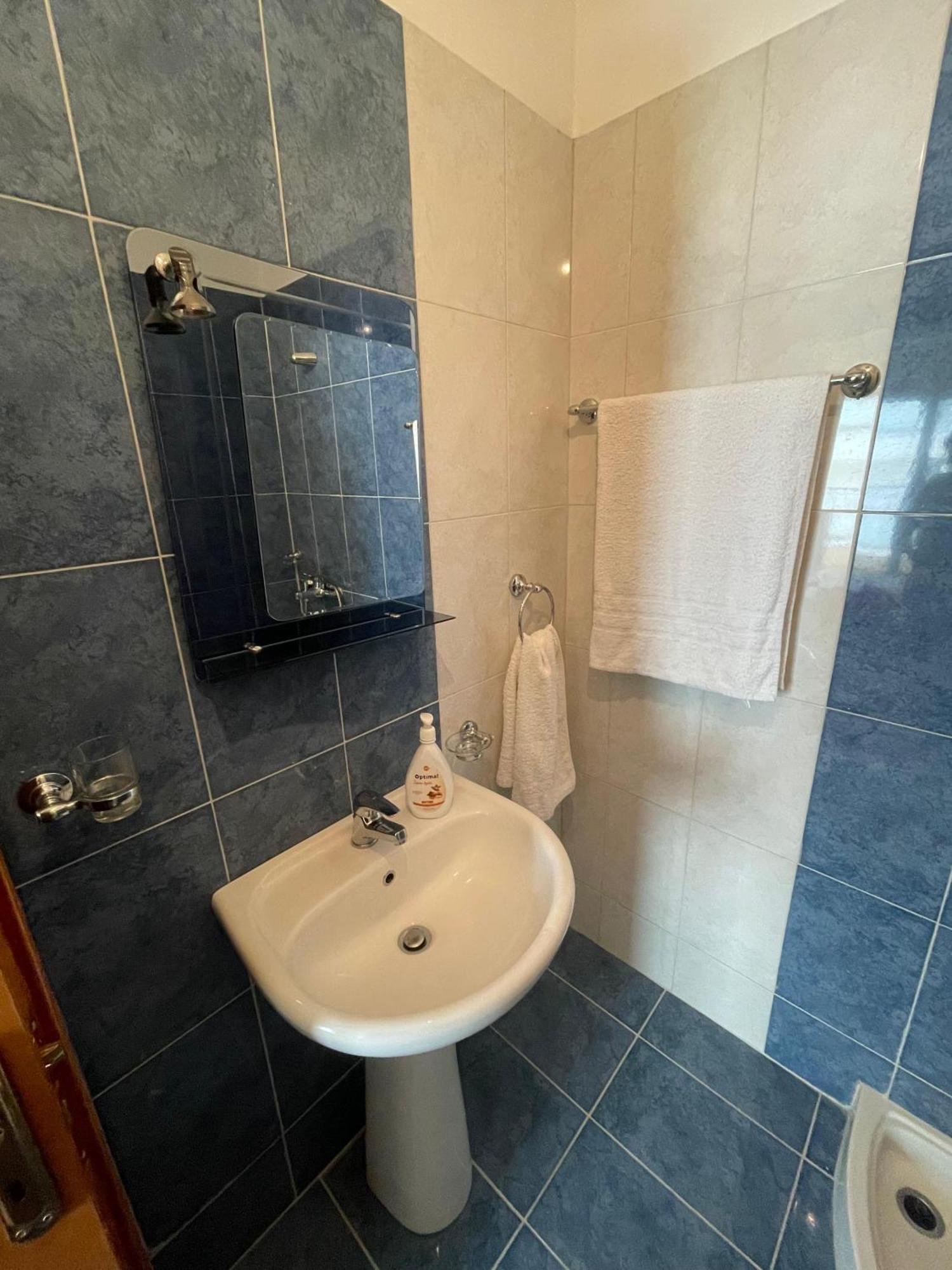 Lovely 3-Bedroom Apartment Rei Σαράντα Εξωτερικό φωτογραφία