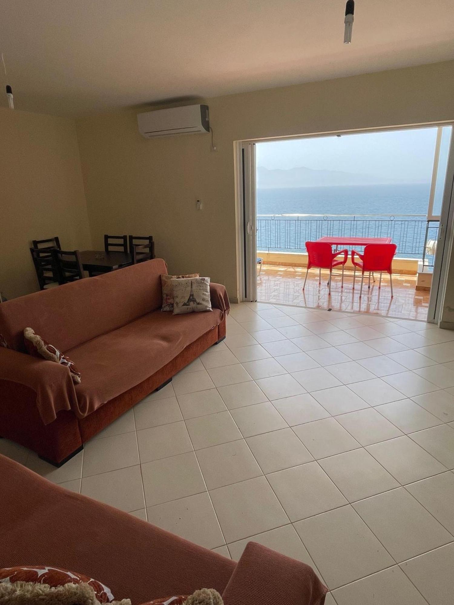 Lovely 3-Bedroom Apartment Rei Σαράντα Εξωτερικό φωτογραφία